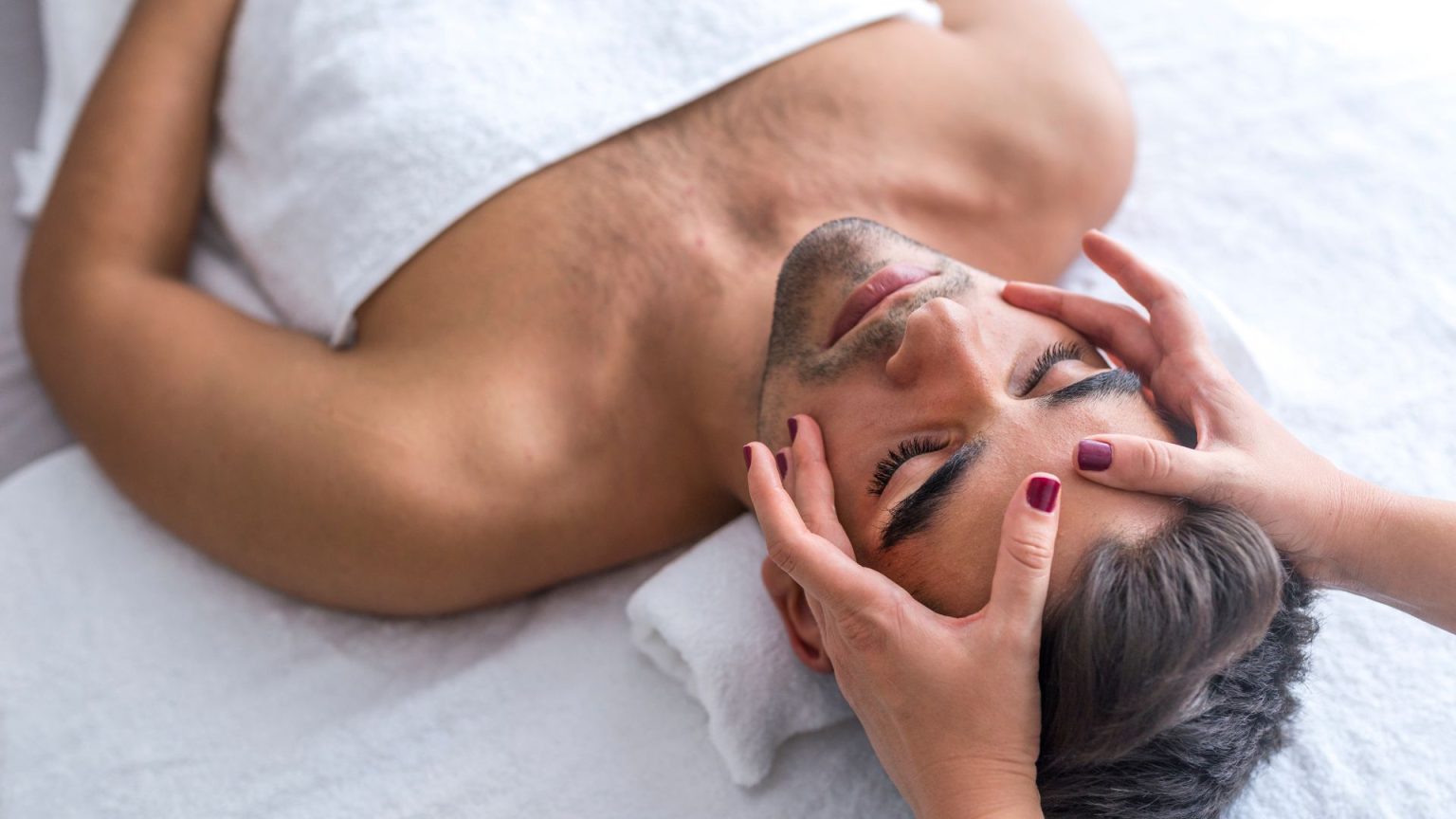 Qué es el masaje Kobido: Descubre el secreto japonés para rejuvenecer tu rostro