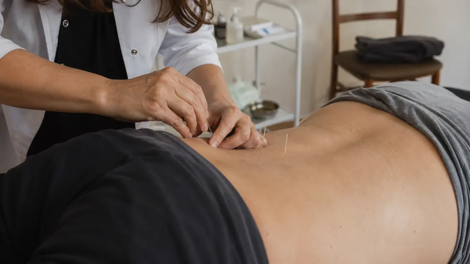 Acupuntura y deporte: cuándo puede ayudar y qué límites tiene